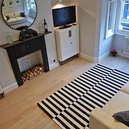 Sparkling Apartment In Kensington Olympia London Exterior photo